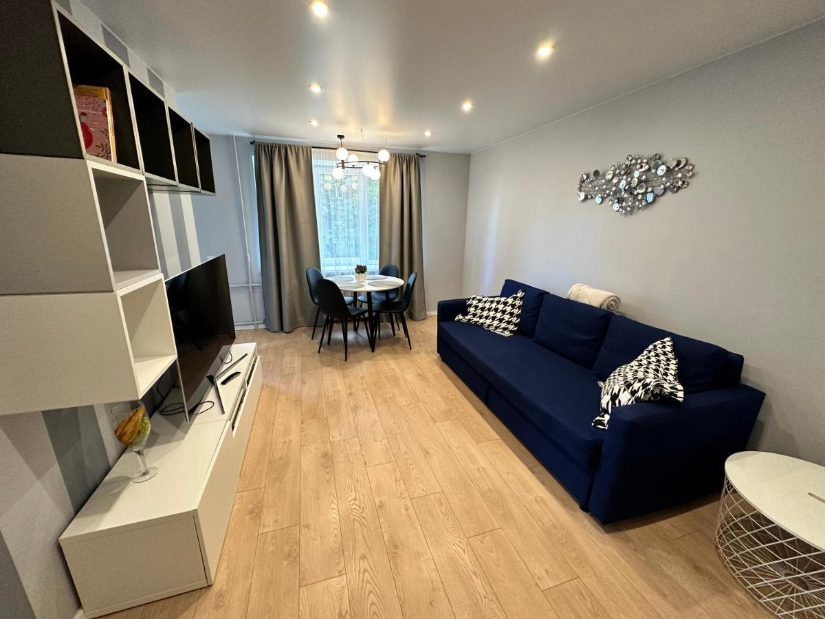 Parkside Escape: Stylish 1-Br Apartment Rīga Exterior foto