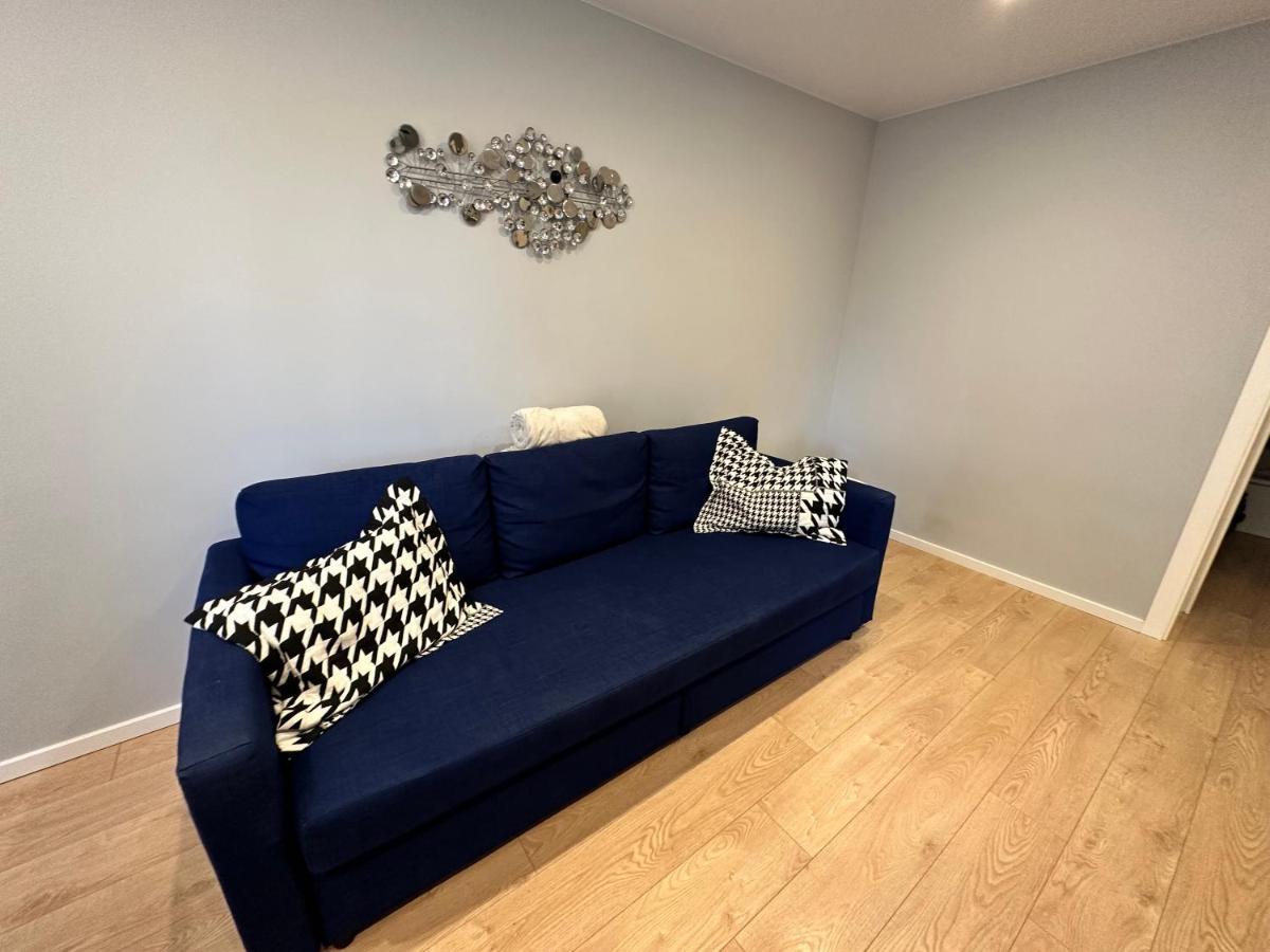 Parkside Escape: Stylish 1-Br Apartment Rīga Exterior foto