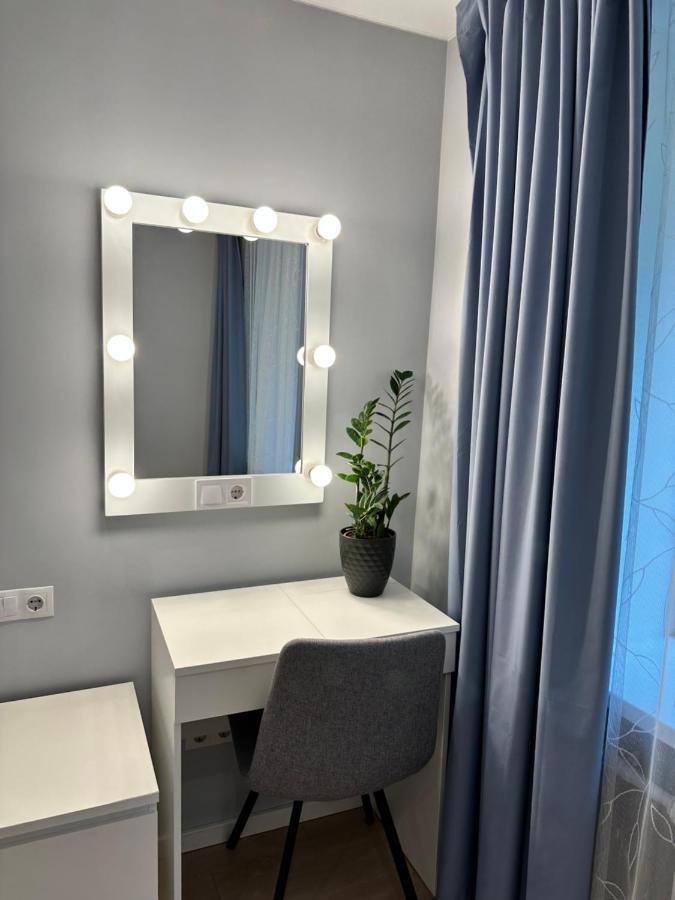 Parkside Escape: Stylish 1-Br Apartment Rīga Exterior foto